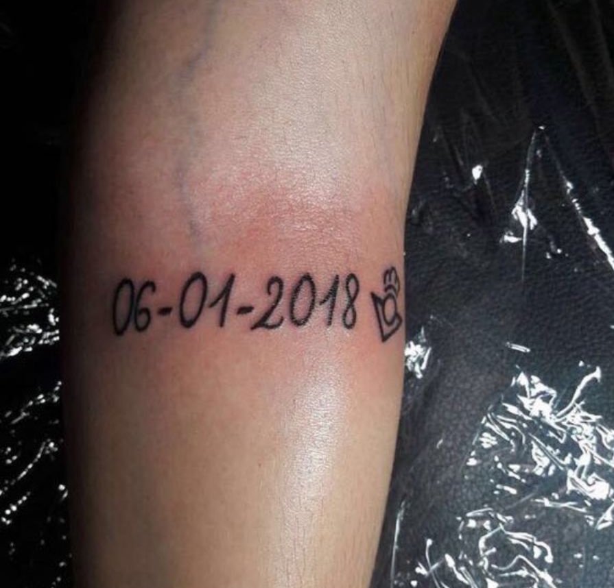 Lista 104+ Foto Tatuajes De Fechas En El Brazo Para Hombres Alta