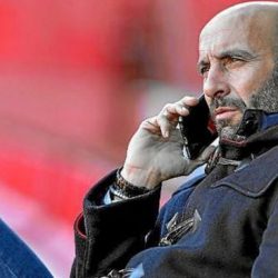 El Sevilla comunica a tres jugadores que no cuenta con ellos