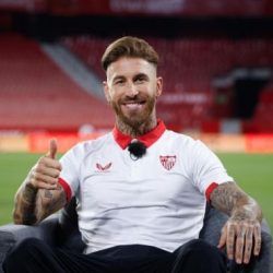 Sergio Ramos en una entrevista sobre el césped del Sánchez-Pizjuán