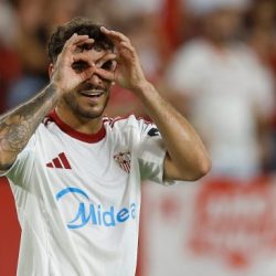 Isaac Romero anuncia su fecha de vuelta y que no se mueve del Sevilla