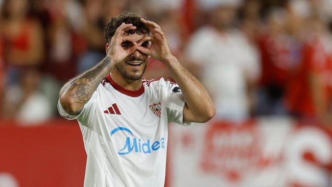 Isaac Romero anuncia su fecha de vuelta y que no se mueve del Sevilla