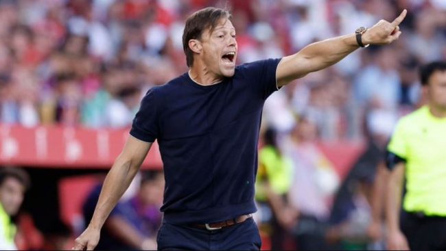 Tremendo enfado de Almeyda con Isaac y el error del primer gol