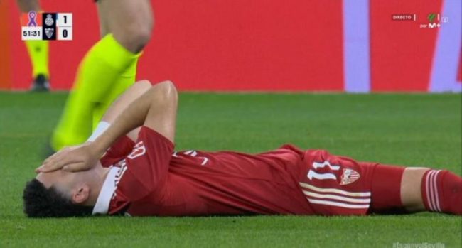 El Sevilla pierde a dos jugadores para el derbi