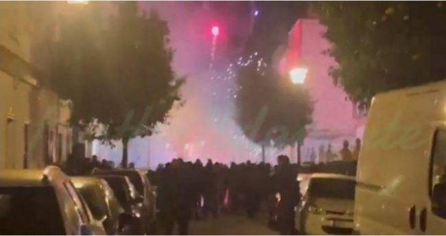 Batalla campal entre ultras de Sevilla y Betis