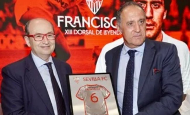 Francisco indignado por el trato del Sevilla FC