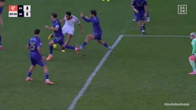 Gol de Ejuke con el Sevilla