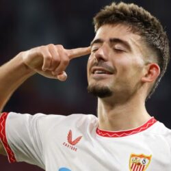 Kike Salas después de marcar un gol