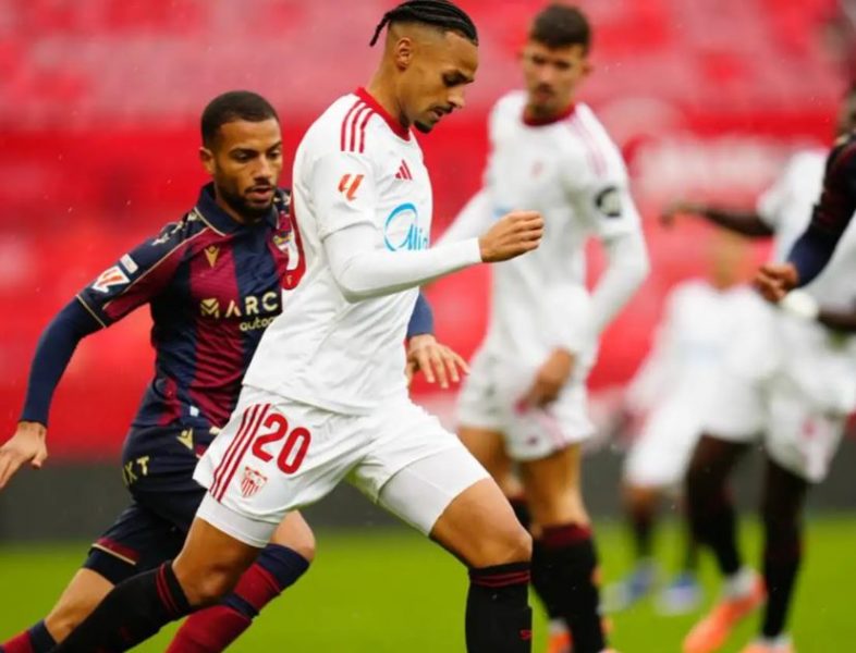 Djibril Sow contra el Levante