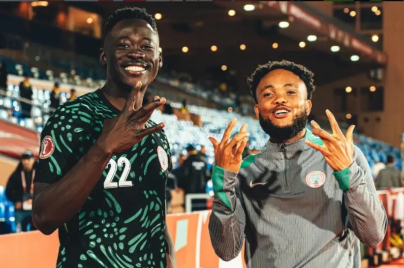 Chidera Ejuke y Akor Adams con Nigeria