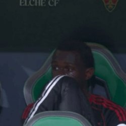 Nianzou en el banquillo en el Martínez Valero