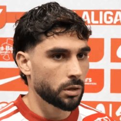 Maupay después del partido en mallorca