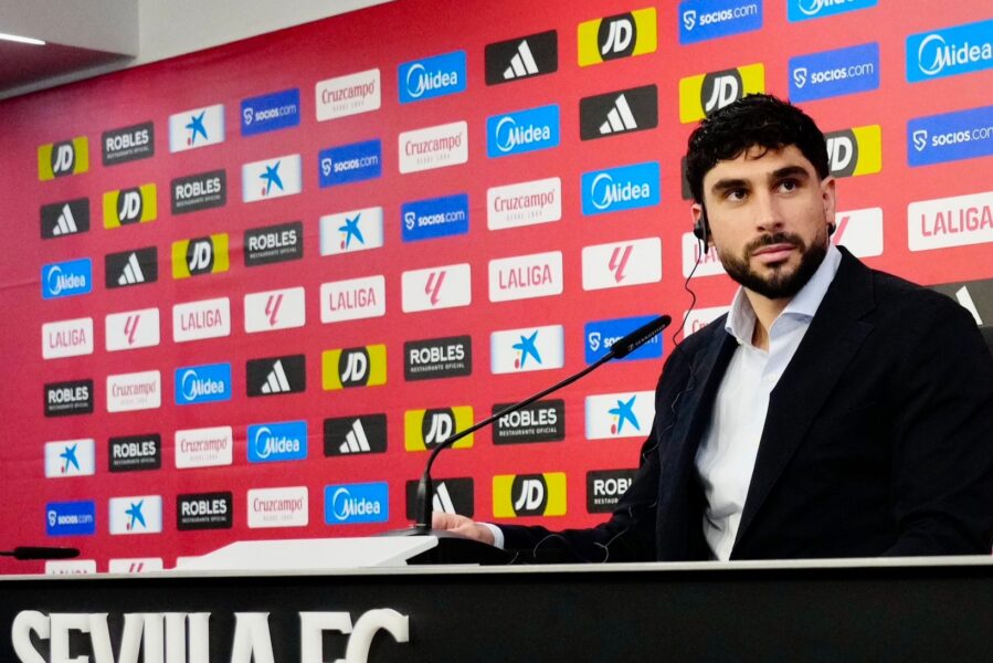 Maupay en su presentación 